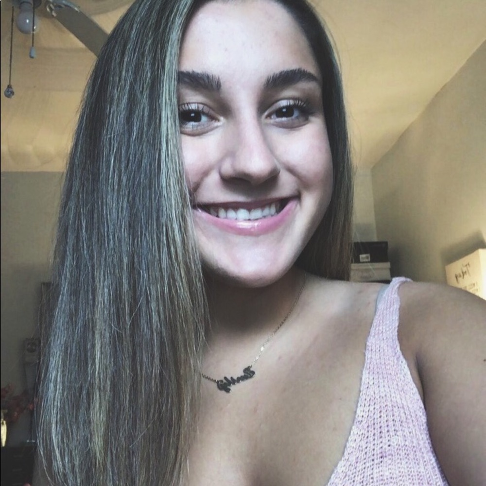 Meet your Posher, Emily